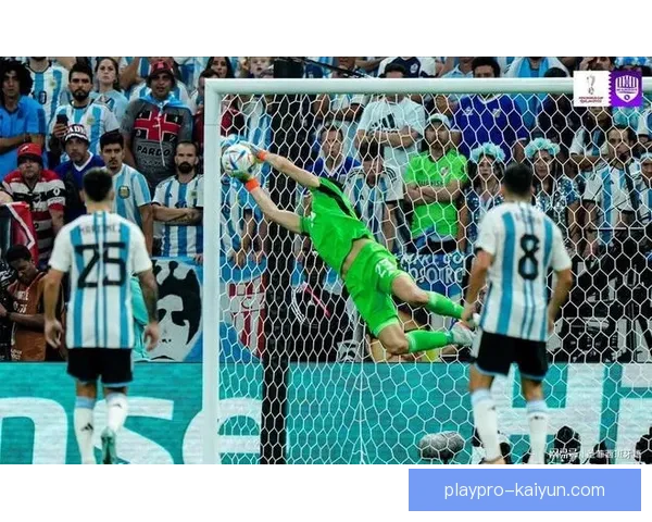 斯卡洛尼世界杯表现值得关注，作为阿根廷的领军人物，他的战术思路引人注目。