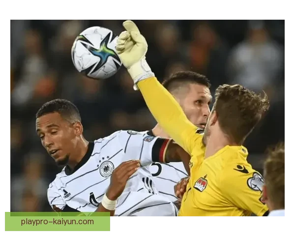 基米希与萨内连线状态回暖，助力球队冲击联赛冠杯。